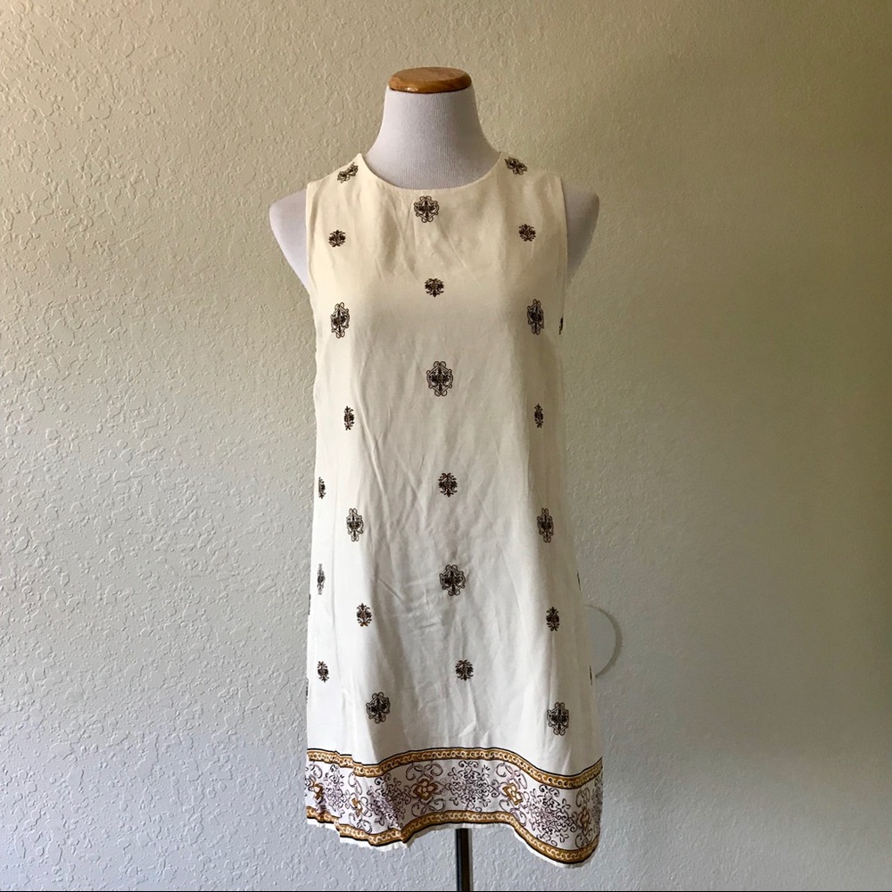 Ornate Print Shift Dress - Picture 2 of 8